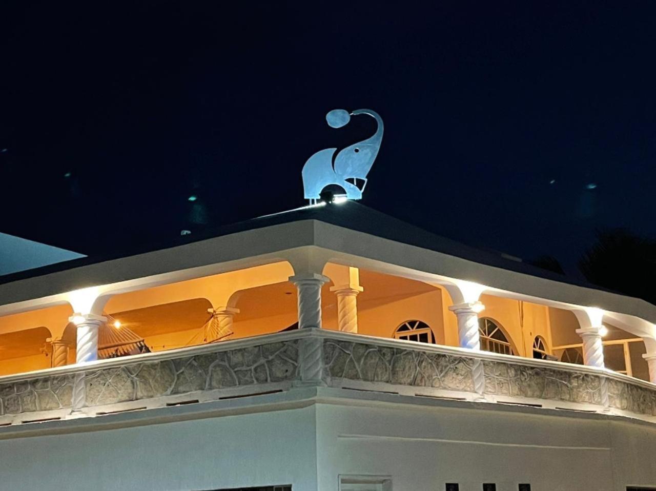 Casa Gajah Hotel Cuyo Eksteriør bilde